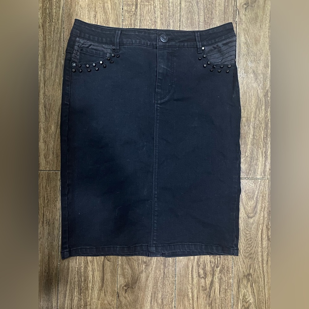 Black denim skirt - Picture 1 of 4